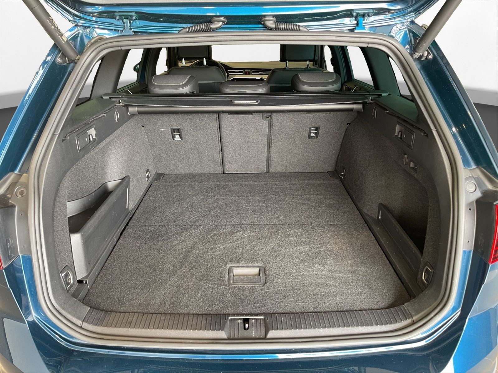 Volkswagen - Passat Alltrack_24