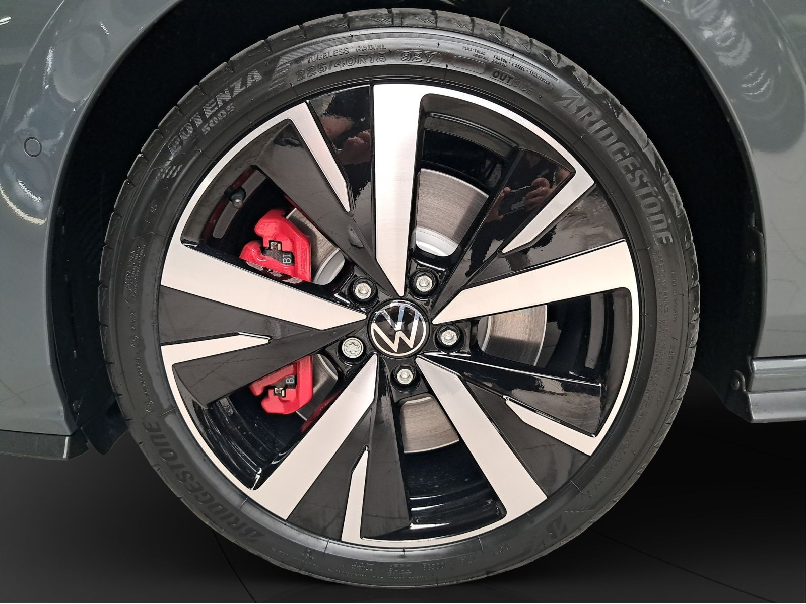 Volkswagen - Golf_4