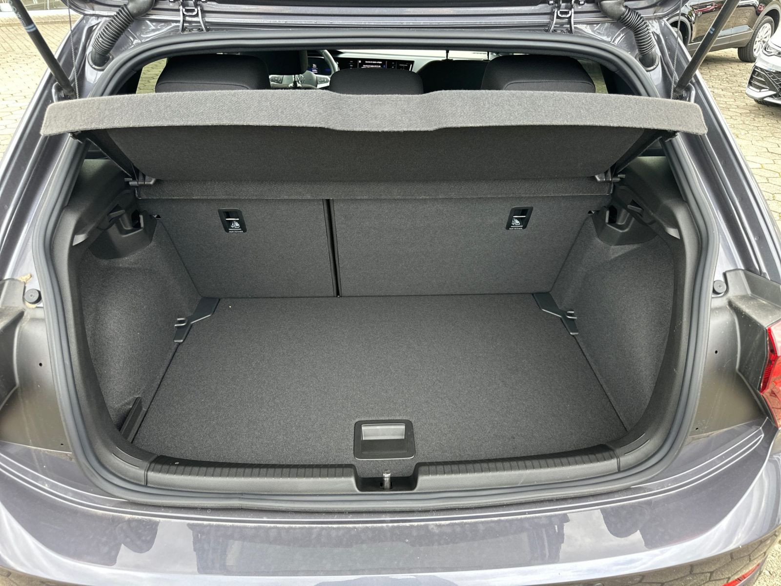Volkswagen - Polo_21