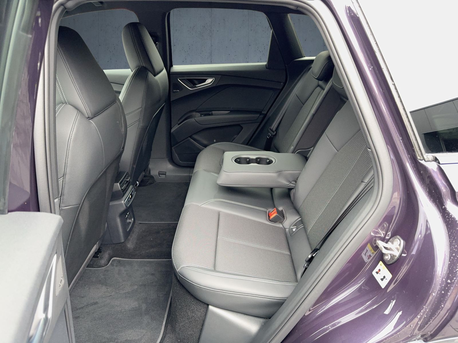 Audi - Q4 e-tron_12 Audi - Q4 e-tron_12