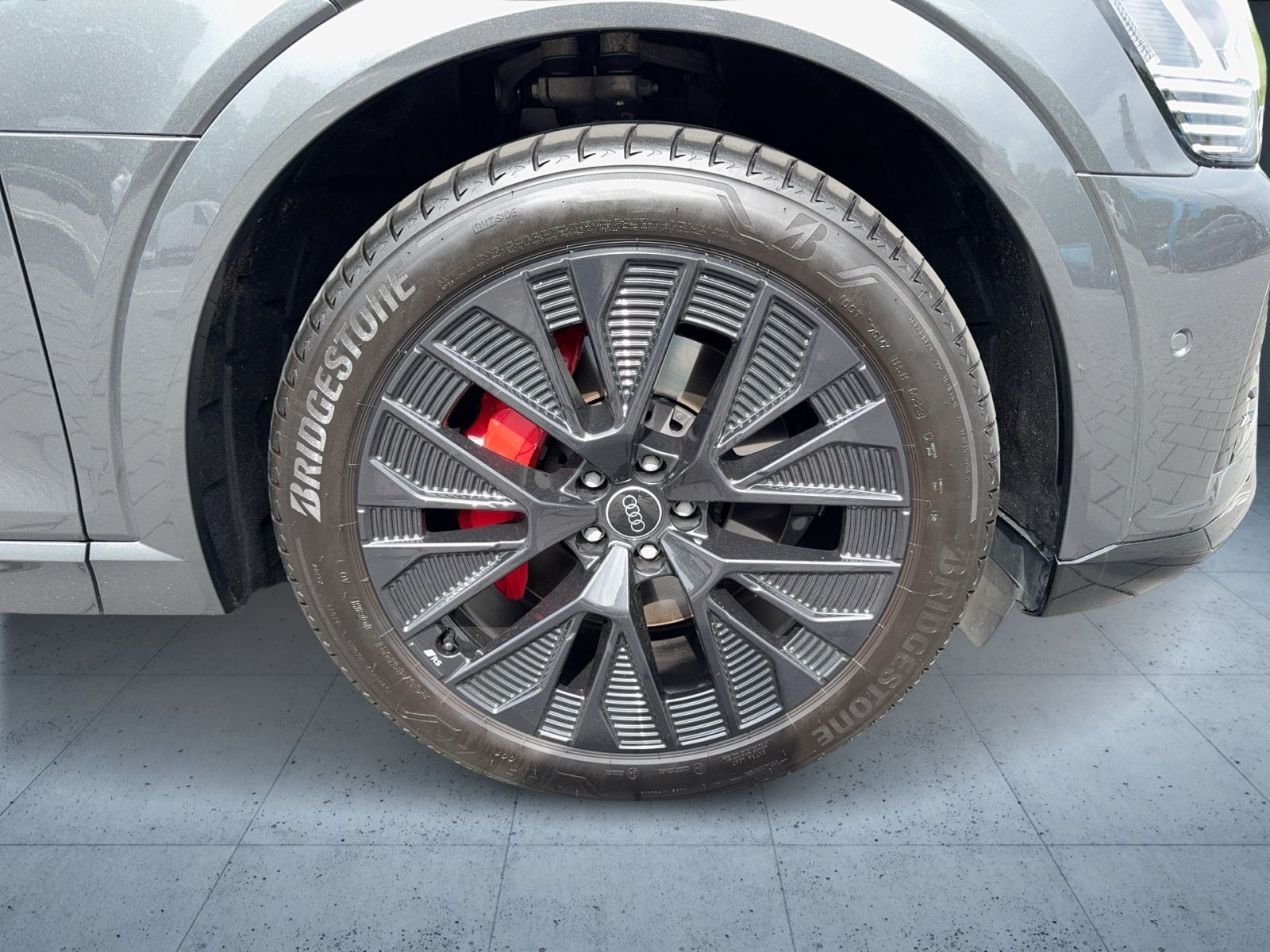Audi - Q8 e-tron_9