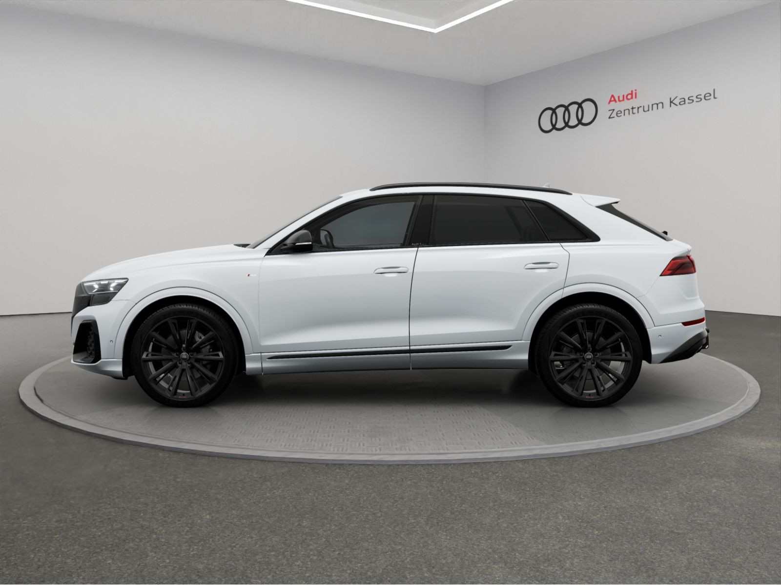 Audi - Q8_4 Audi - Q8_4