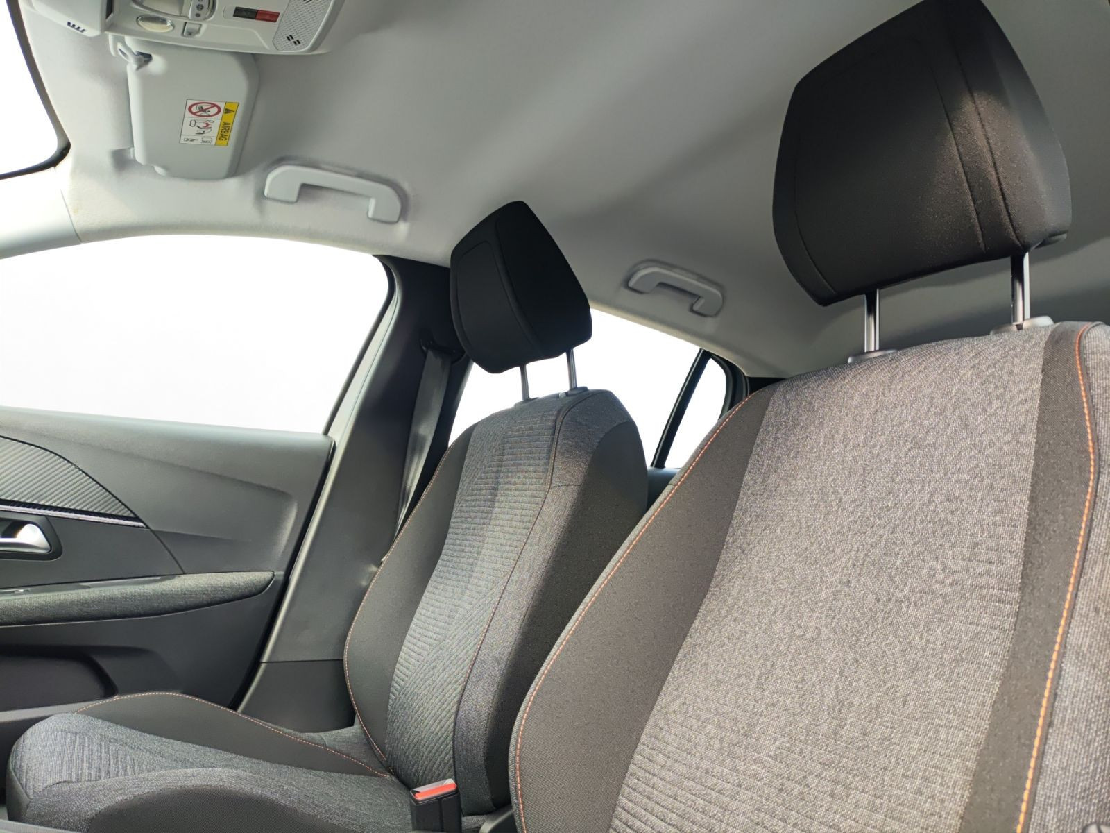 Peugeot - 208_15