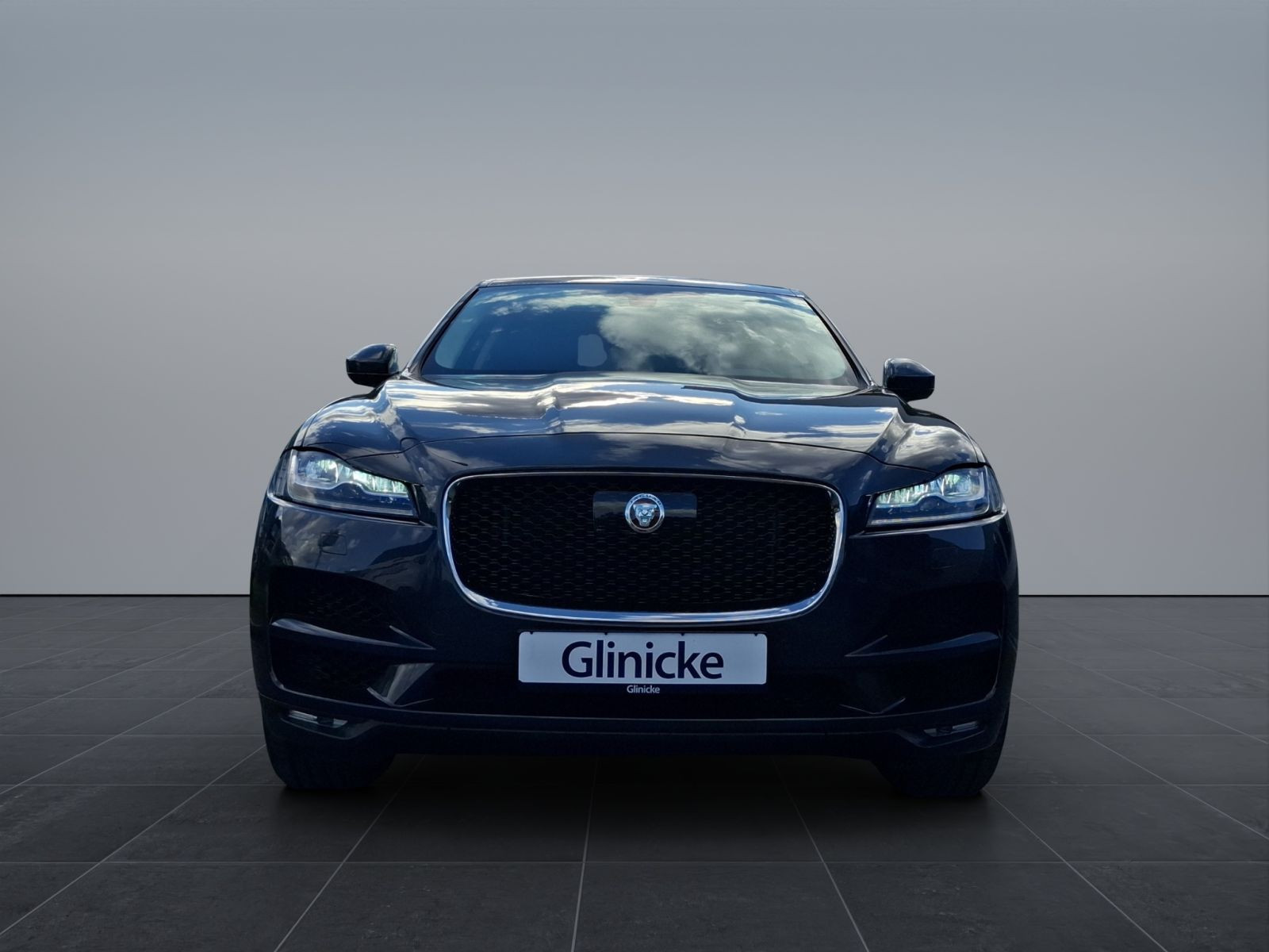 Jaguar - F-Pace_8