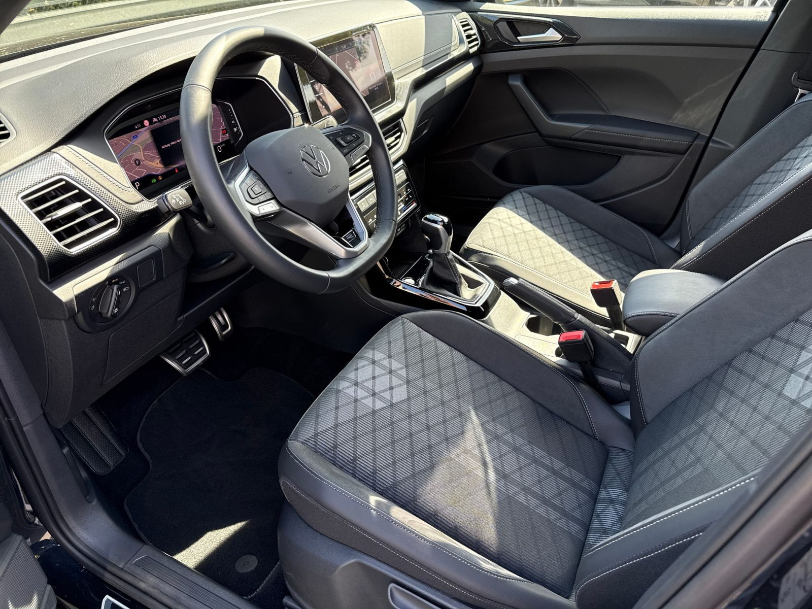 Volkswagen - T-Cross_10