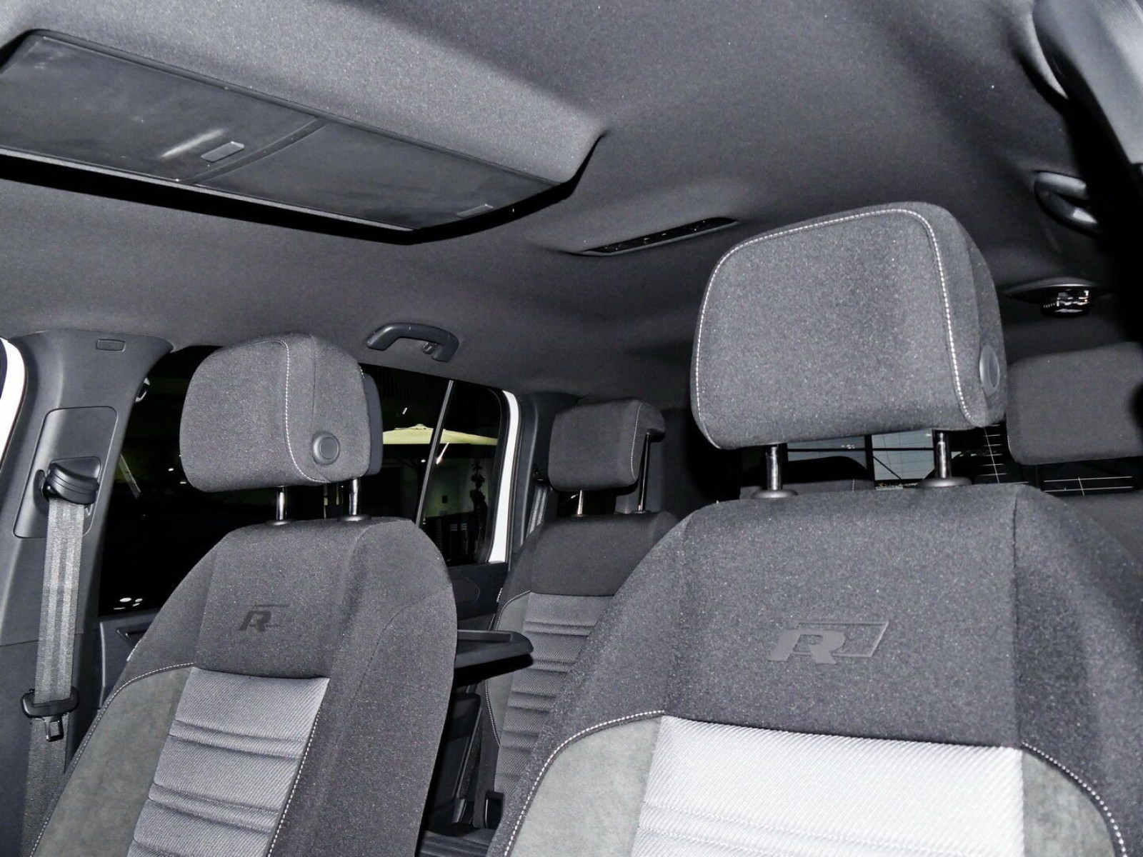 Volkswagen - Touran_14