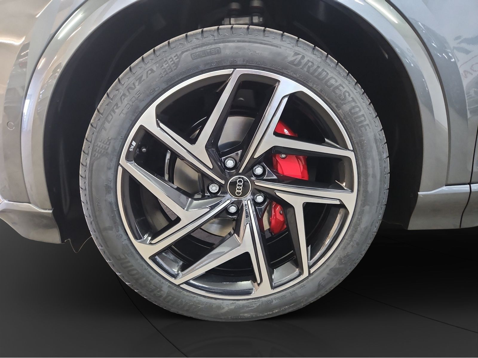 Audi - Q6 Sportback e-tron_7
