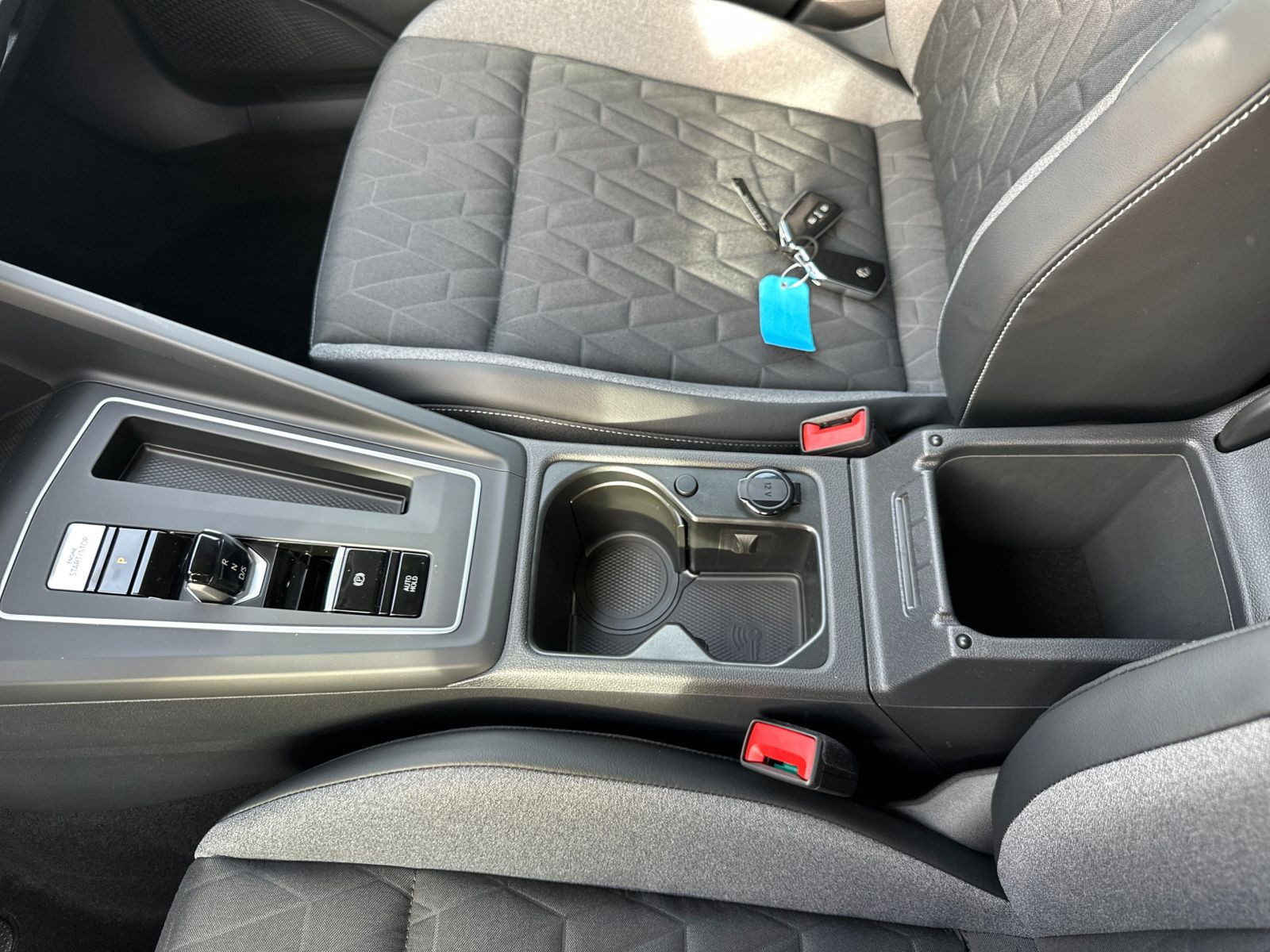 Volkswagen - Golf_16