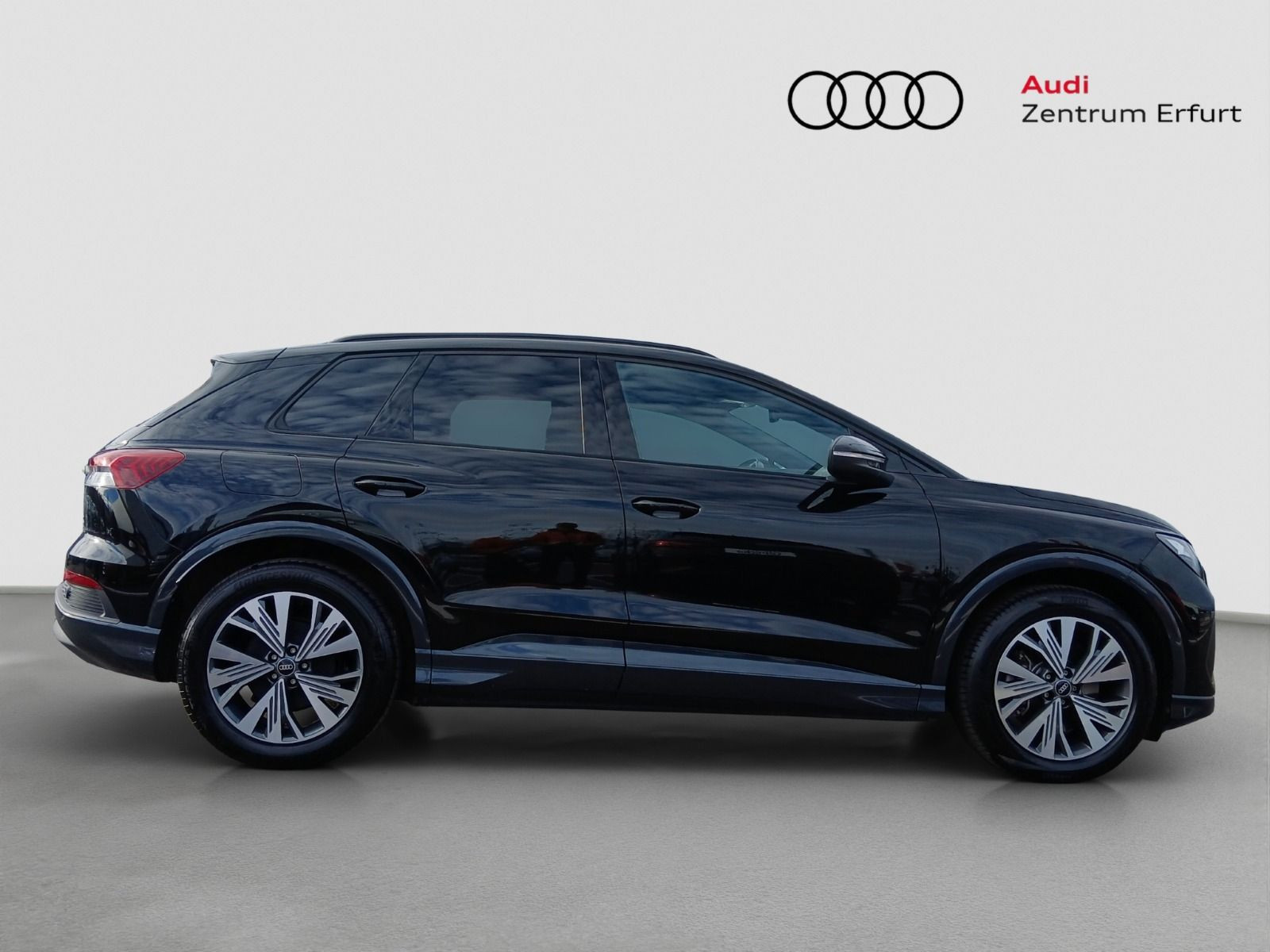 Audi - Q4_8