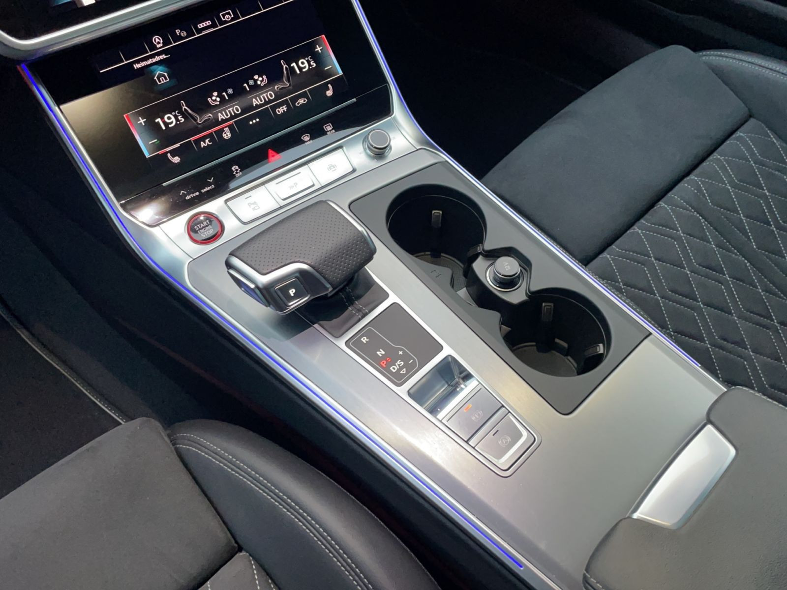 Audi - S6_15