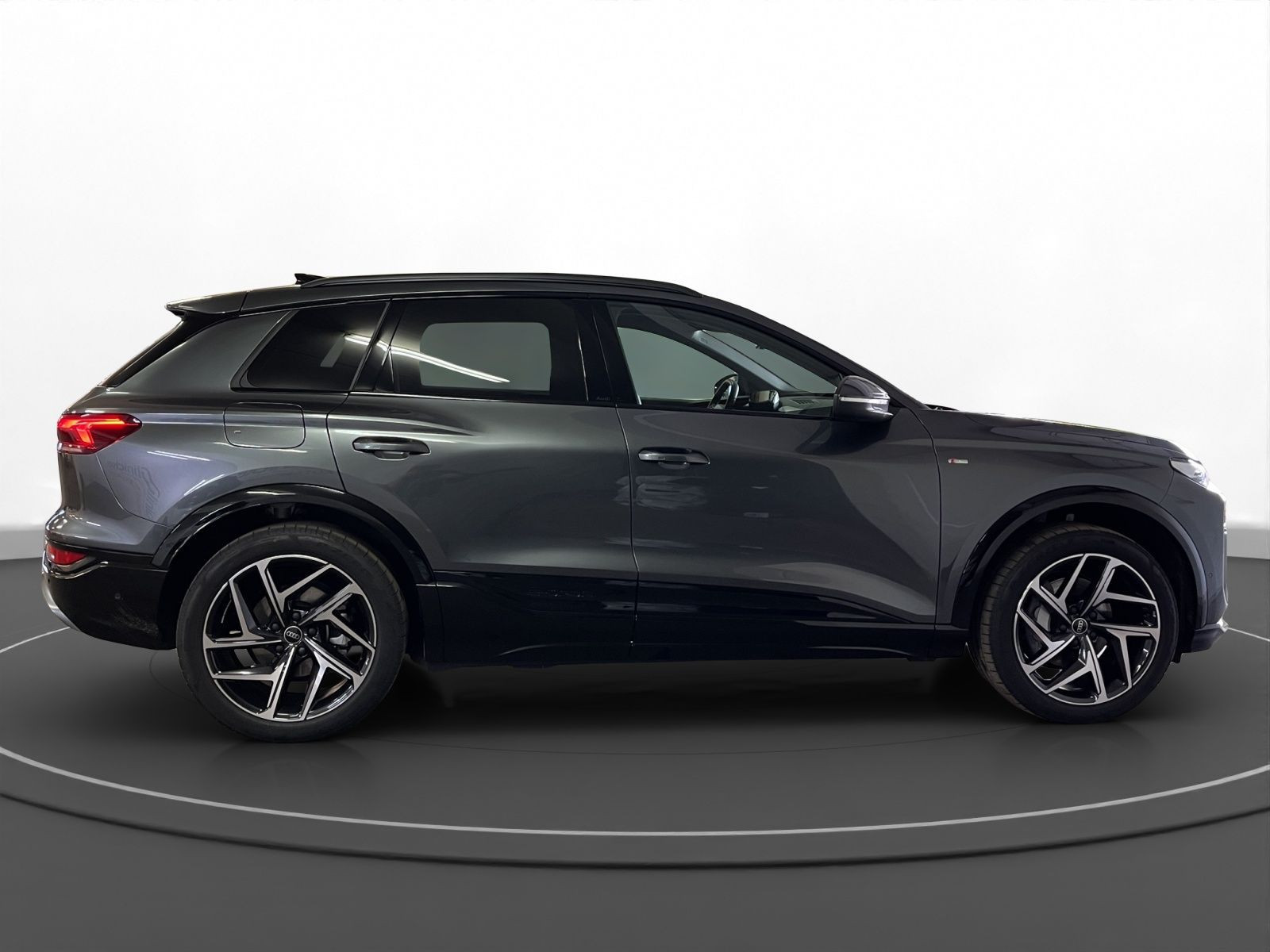 Audi - Q6 SUV e-tron_7