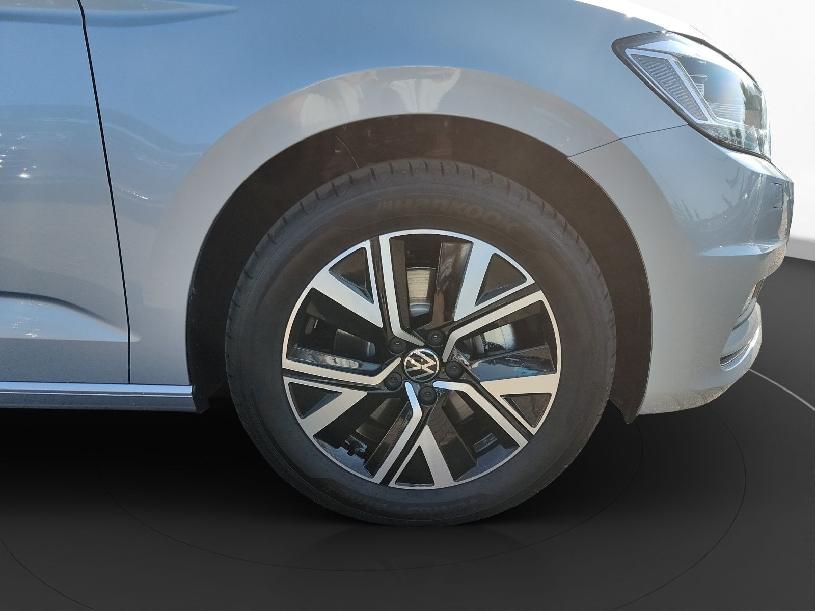 Volkswagen - Touran_15