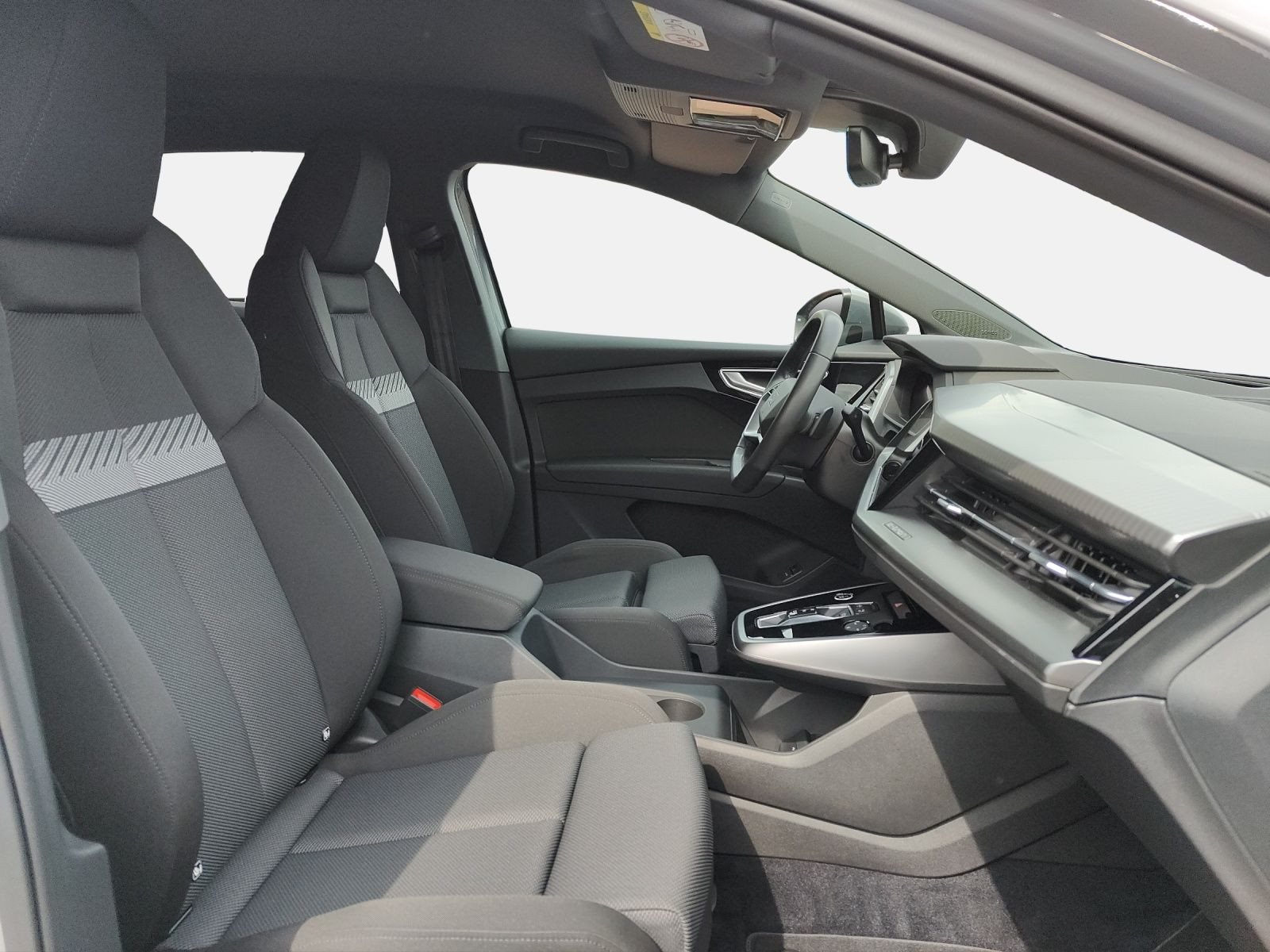 Audi - Q4 e-tron_12
