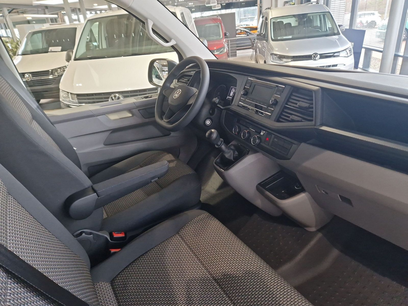 Volkswagen - T6.1 Transporter_6