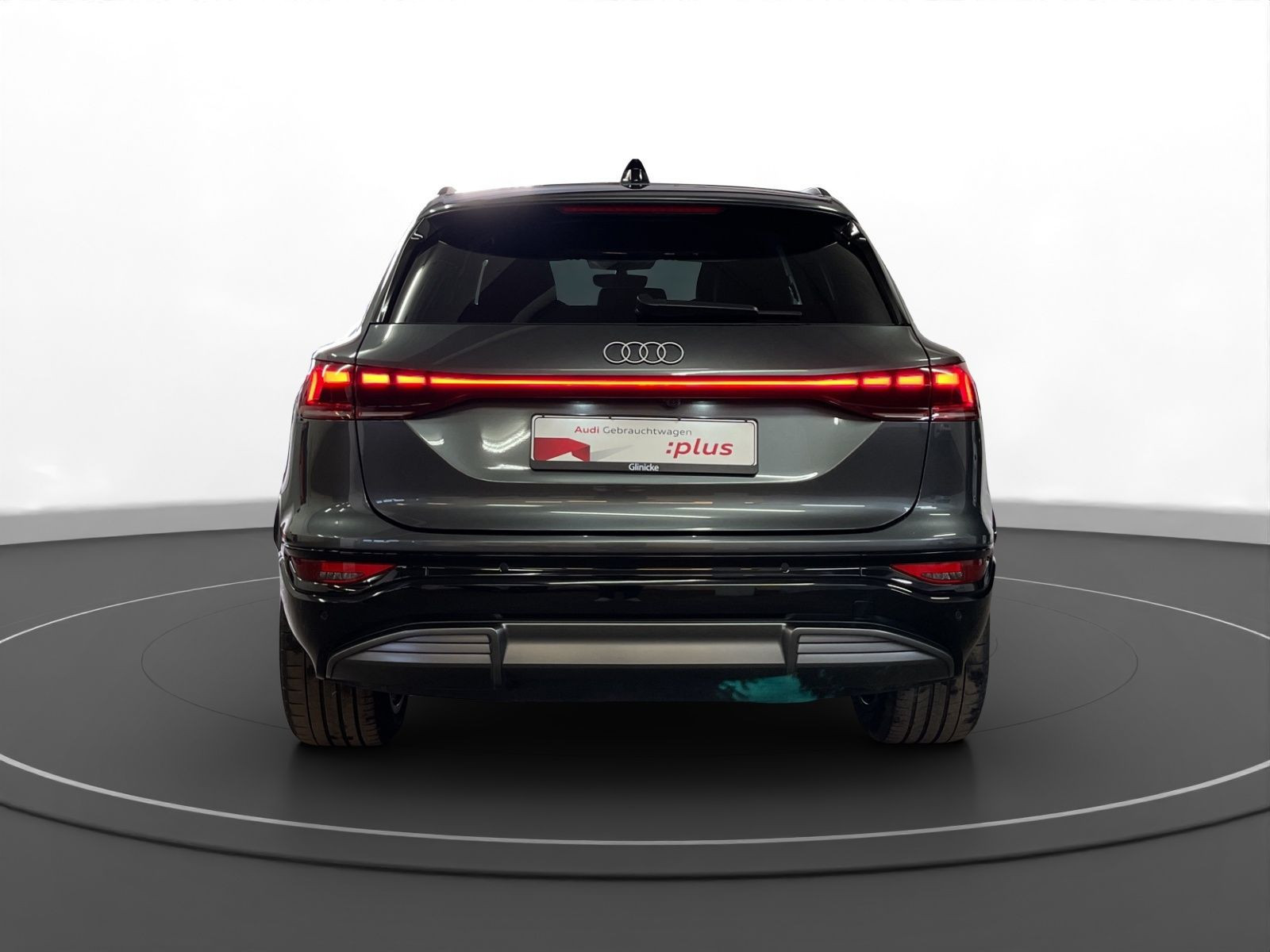 Audi - Q6 SUV e-tron_5