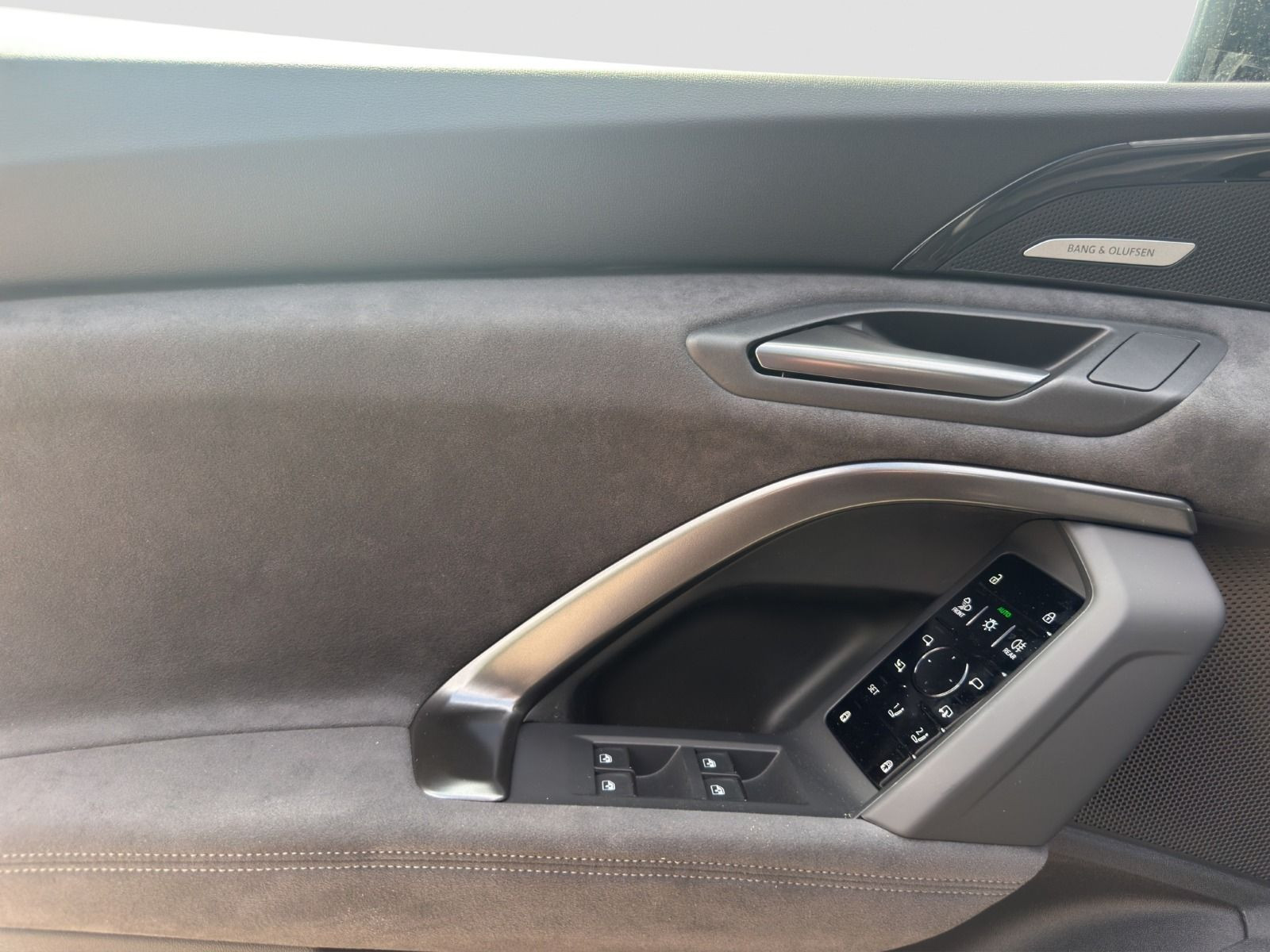 Audi - SQ5_14