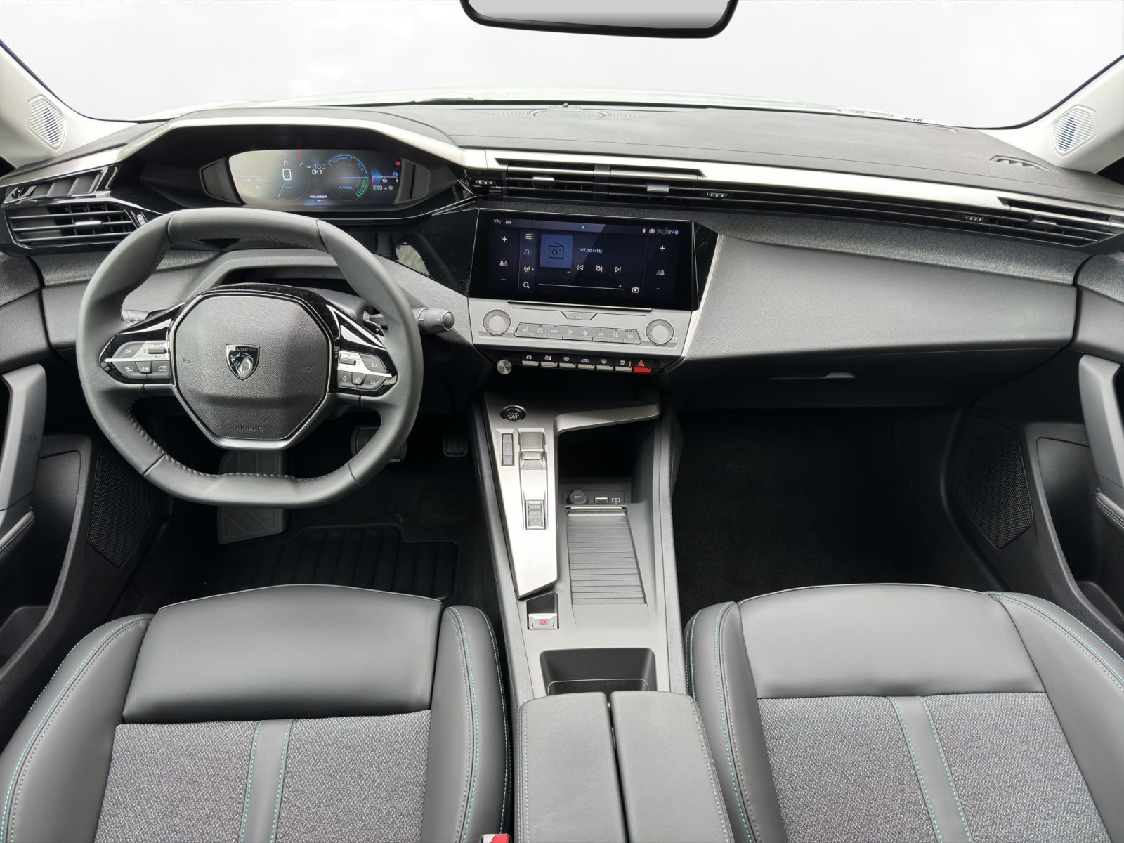 Peugeot - 408_10
