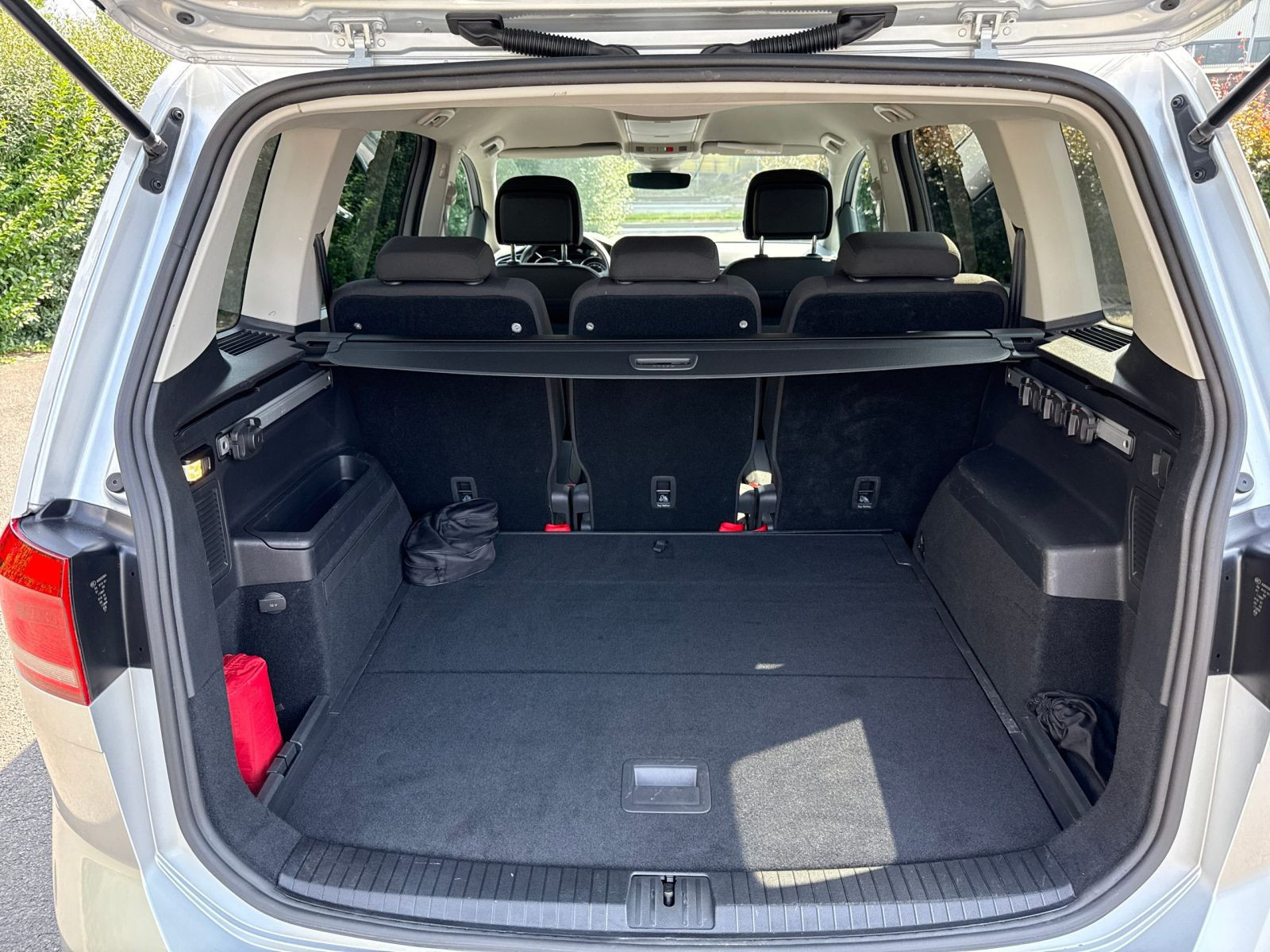 Volkswagen - Touran_15
