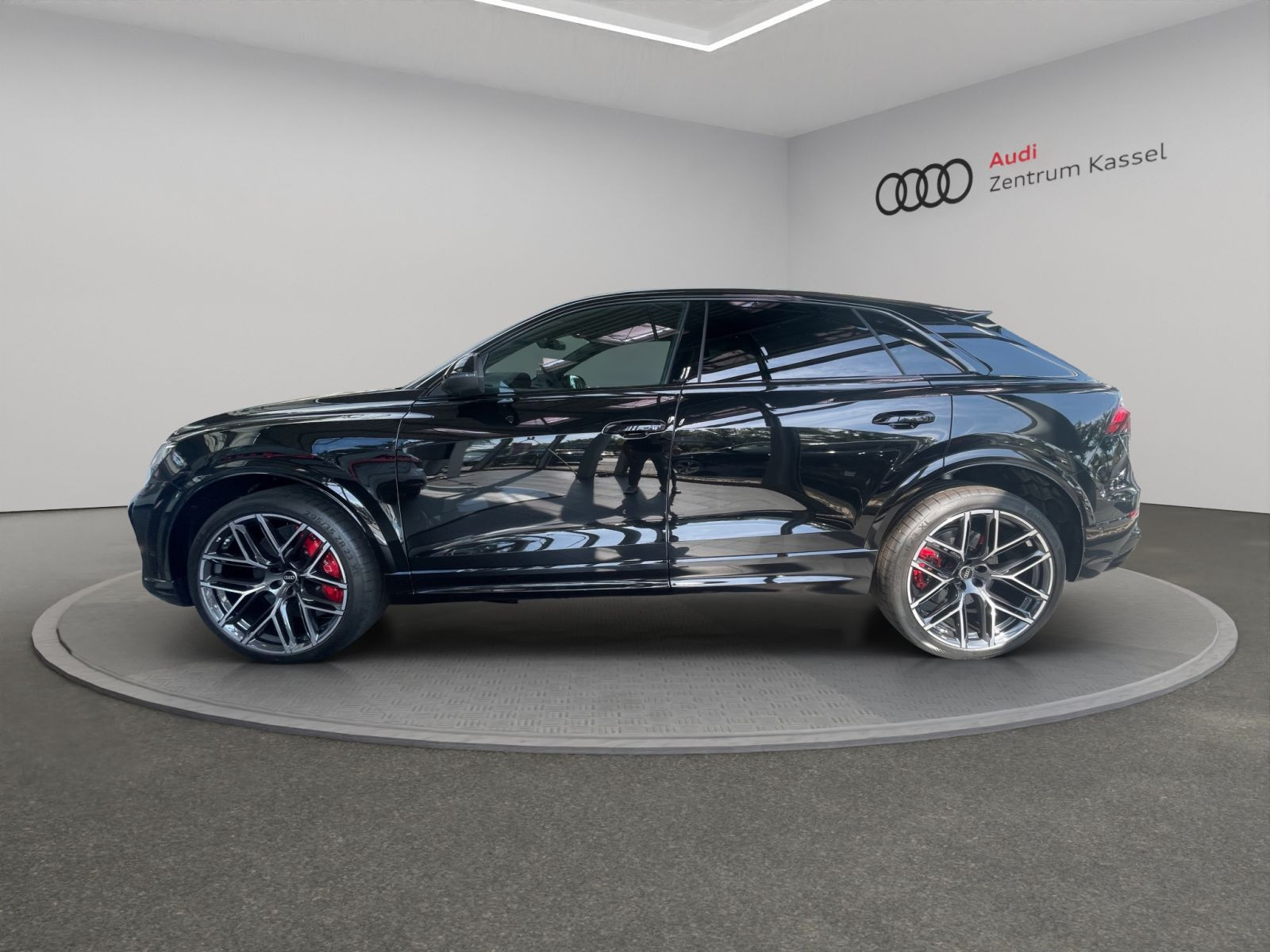 Audi - RS Q8_4