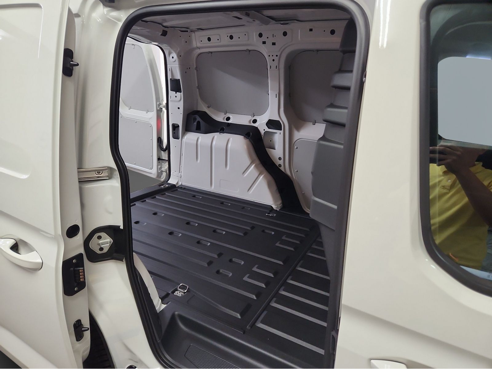 Volkswagen - Caddy Cargo_14